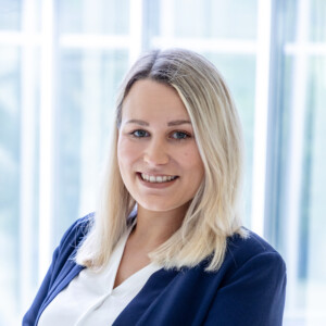 MAG. JULIA ROSCHITZ